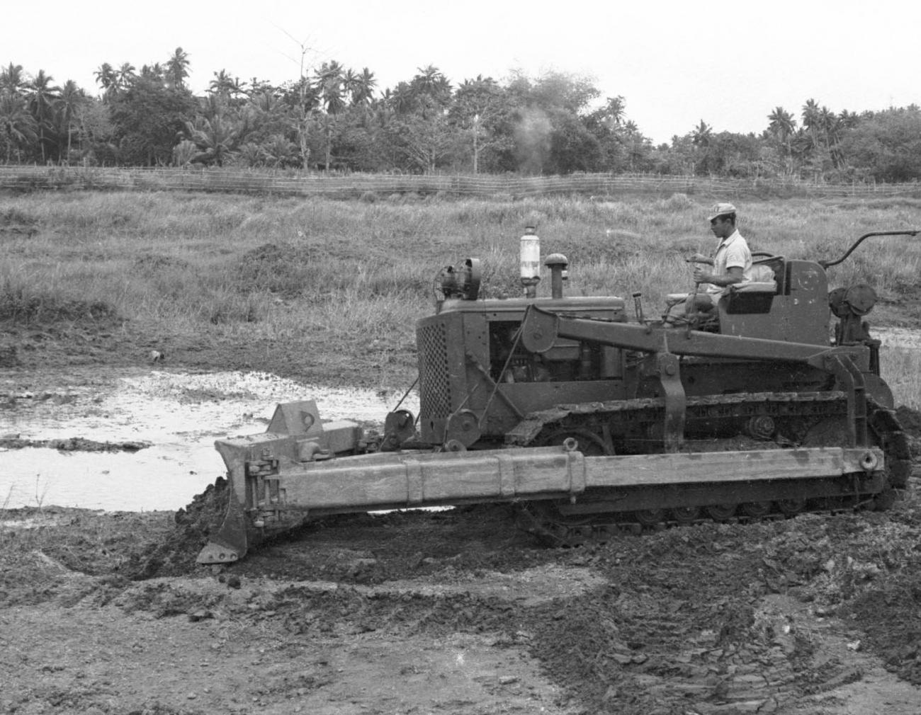 BD/133/476 - 
Werken met een grondverplaatsingsmachine
