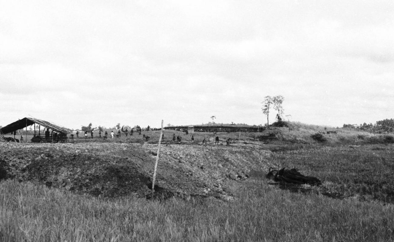BD/133/512 - 
Panoramaopname van het werk
