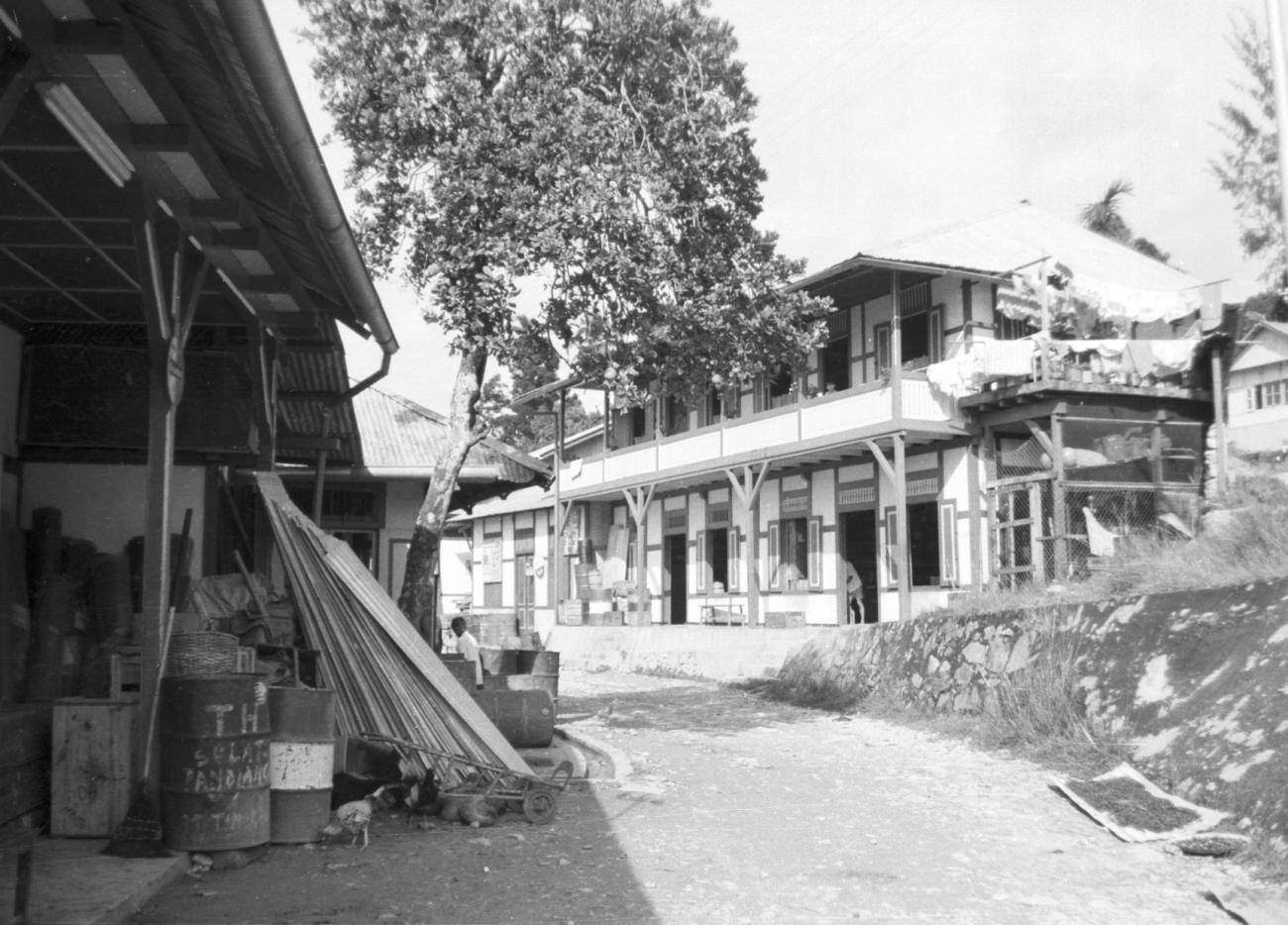 BD/133/582 - 
Straat te Fakfak
