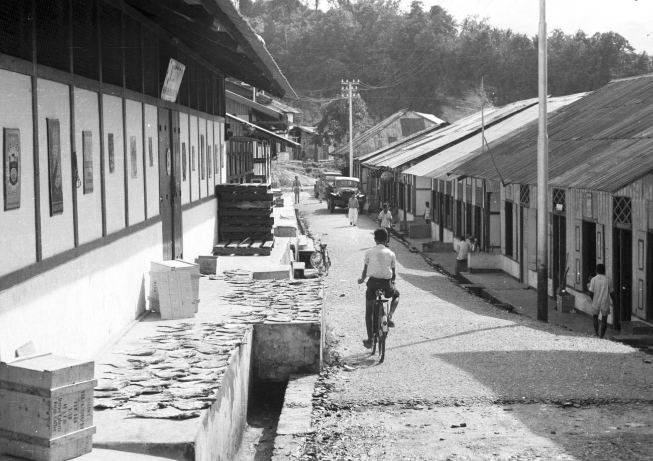 BD/133/583 - 
Straat te Fakfak
