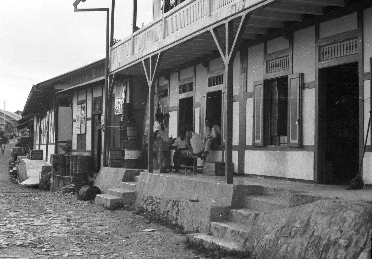 BD/133/593 - 
Gebouw met veranda
