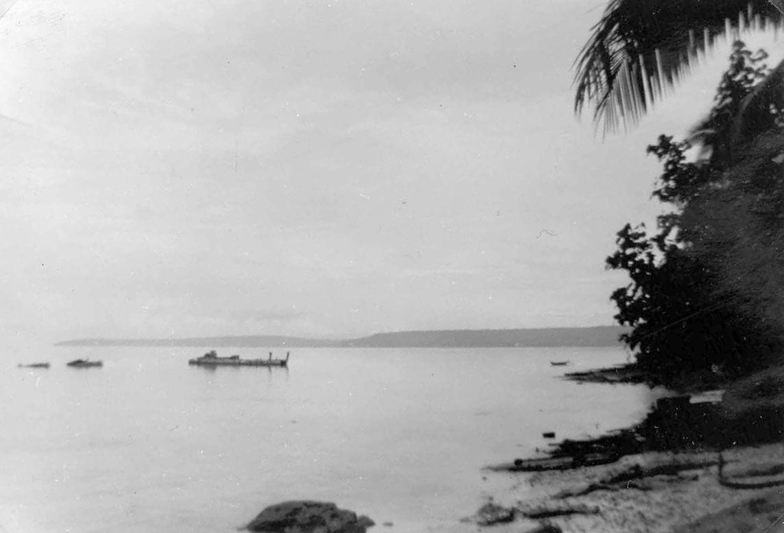 BD/277/41 - 
Uitzicht op baai
