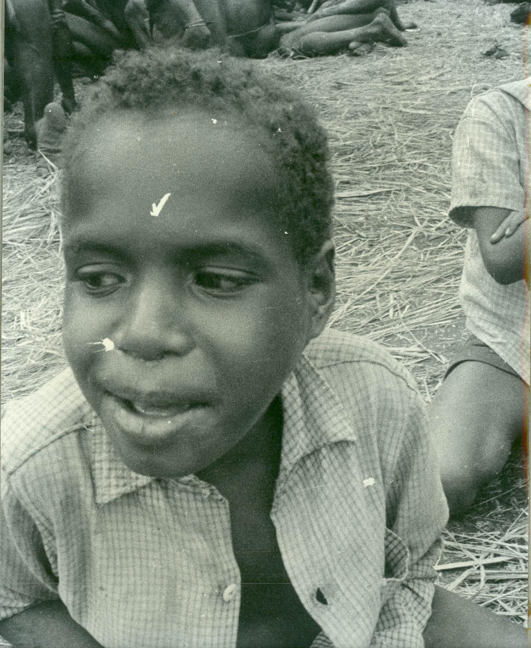 BD/40/63 - 
Papua child
