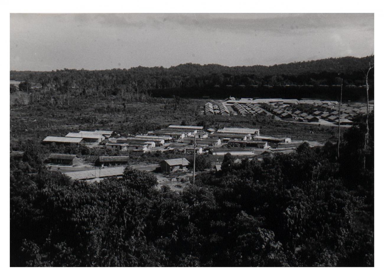 BD/54/11 - 
panorama kampong Sorong
