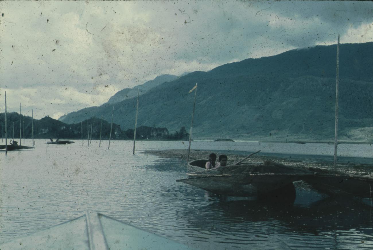 BD/248/240 - 
Monding van  de Wagheterivier in het Tigimeer
