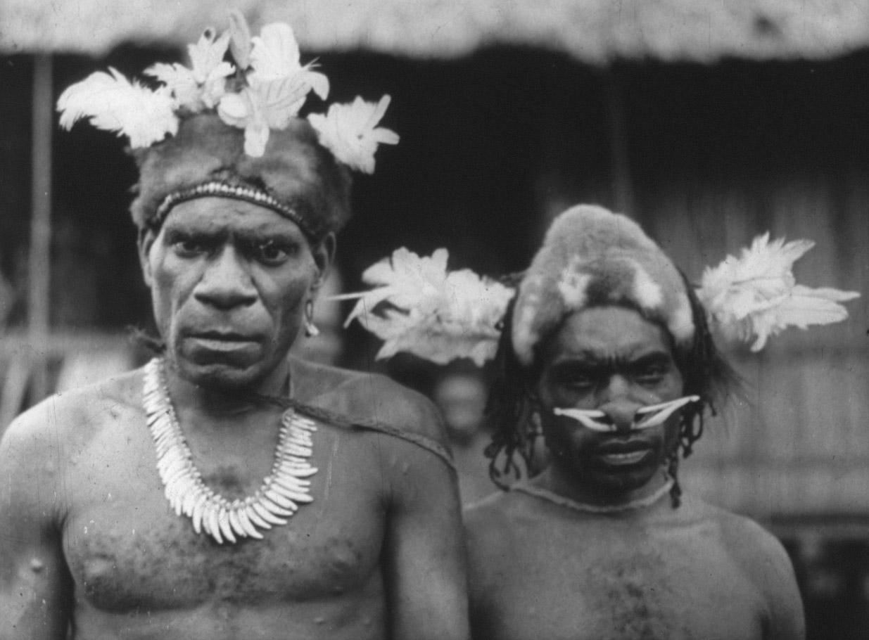 BD/285/166 -
Twee mannen uit de Asmat