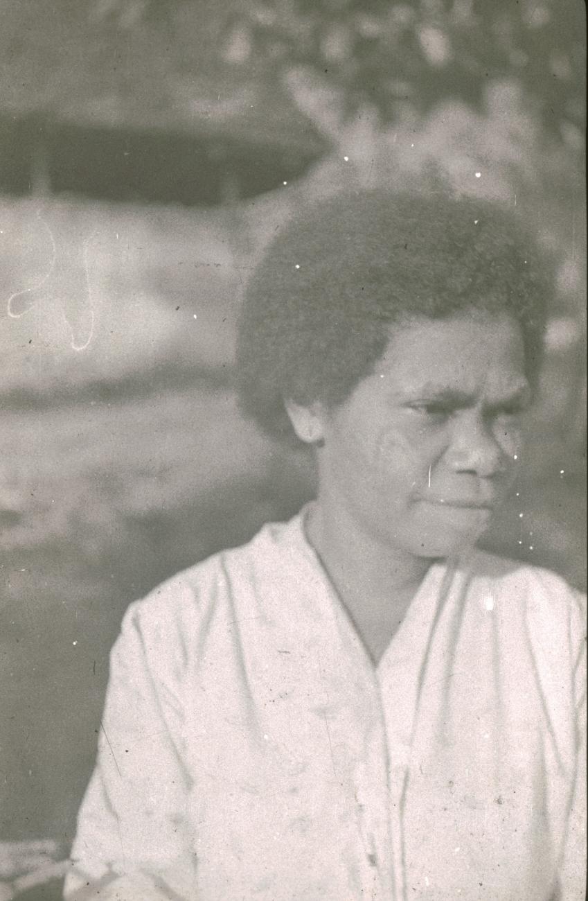 BD/309/379 -
Portret van een vrouw uit het dorp Sosenek
