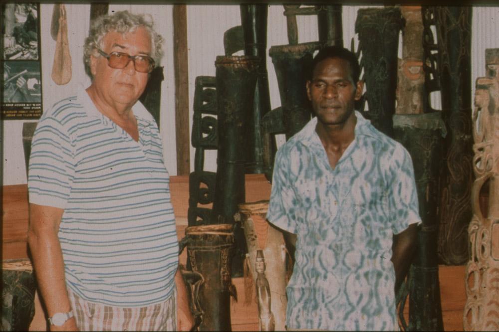 BD/30/63 - 
Physician Visser with Asmat man at an exhibition of drums
