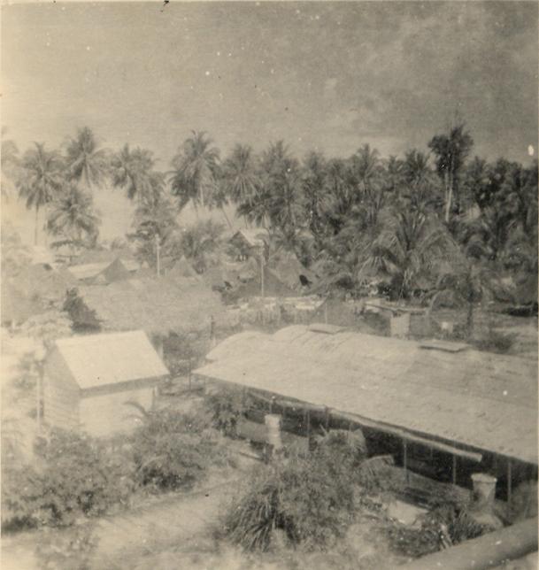 BD/318/102 -
Marinierskazerne op Biak