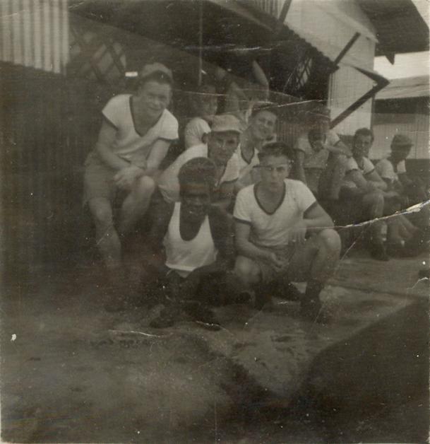 BD/318/21 -
Mariniers op kazerne in Biak