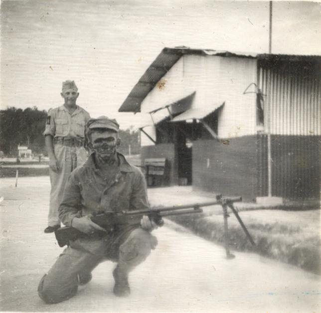 BD/318/26 -
Groepsfoto van mariniers