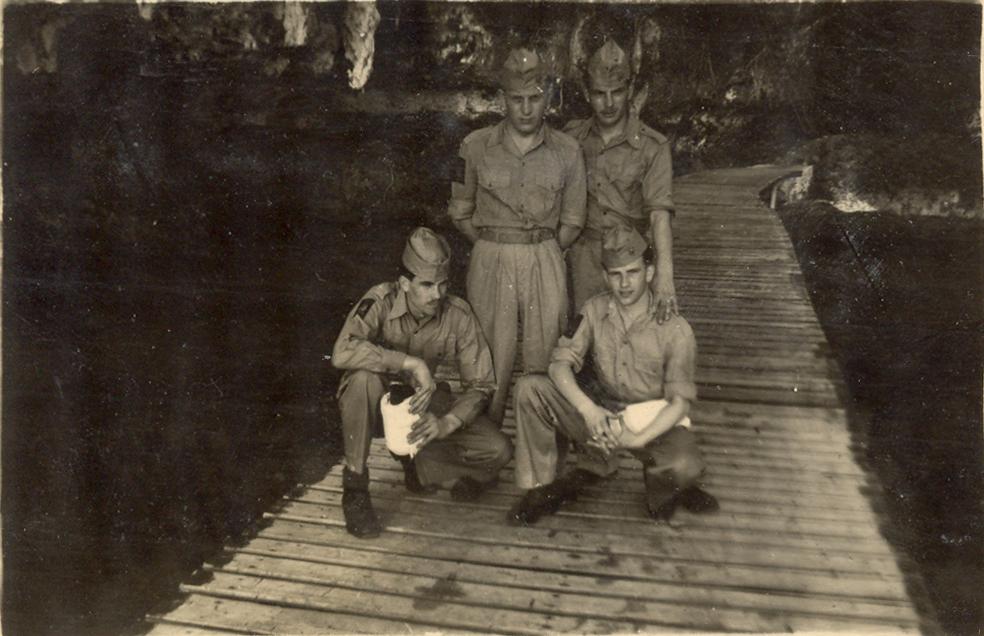 BD/318/38 -
Groepsfoto van mariniers
