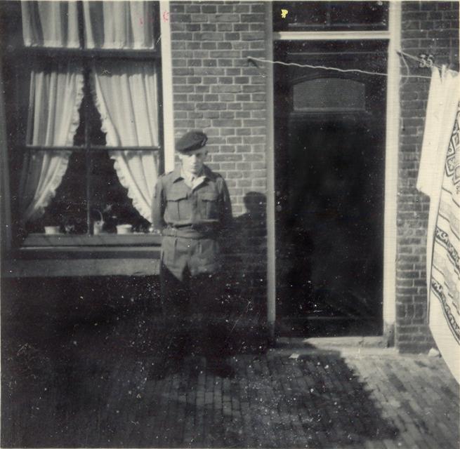 BD/318/43 -
Portret van marinier in Nederland