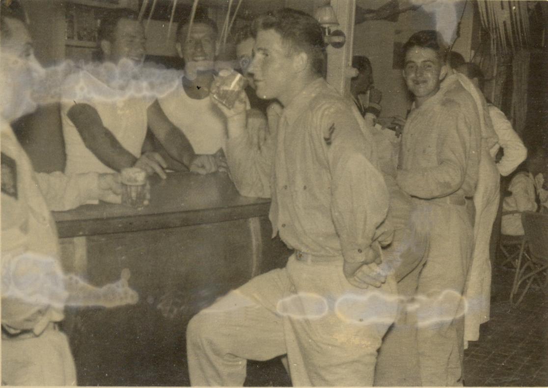 BD/318/57 -
Mariniers in de recreatieruimte