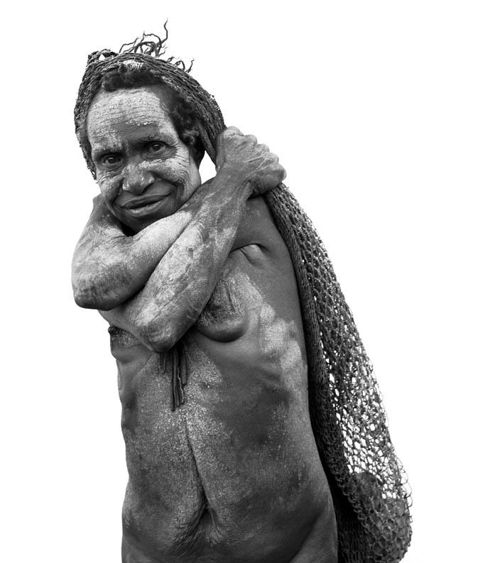BD/340/6 -
Portret van een Dani-vrouw met net