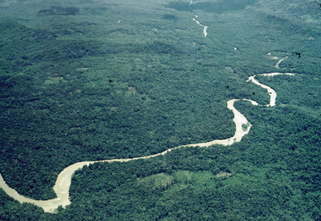 BD/66/112 - 
Luchtfoto rivier
