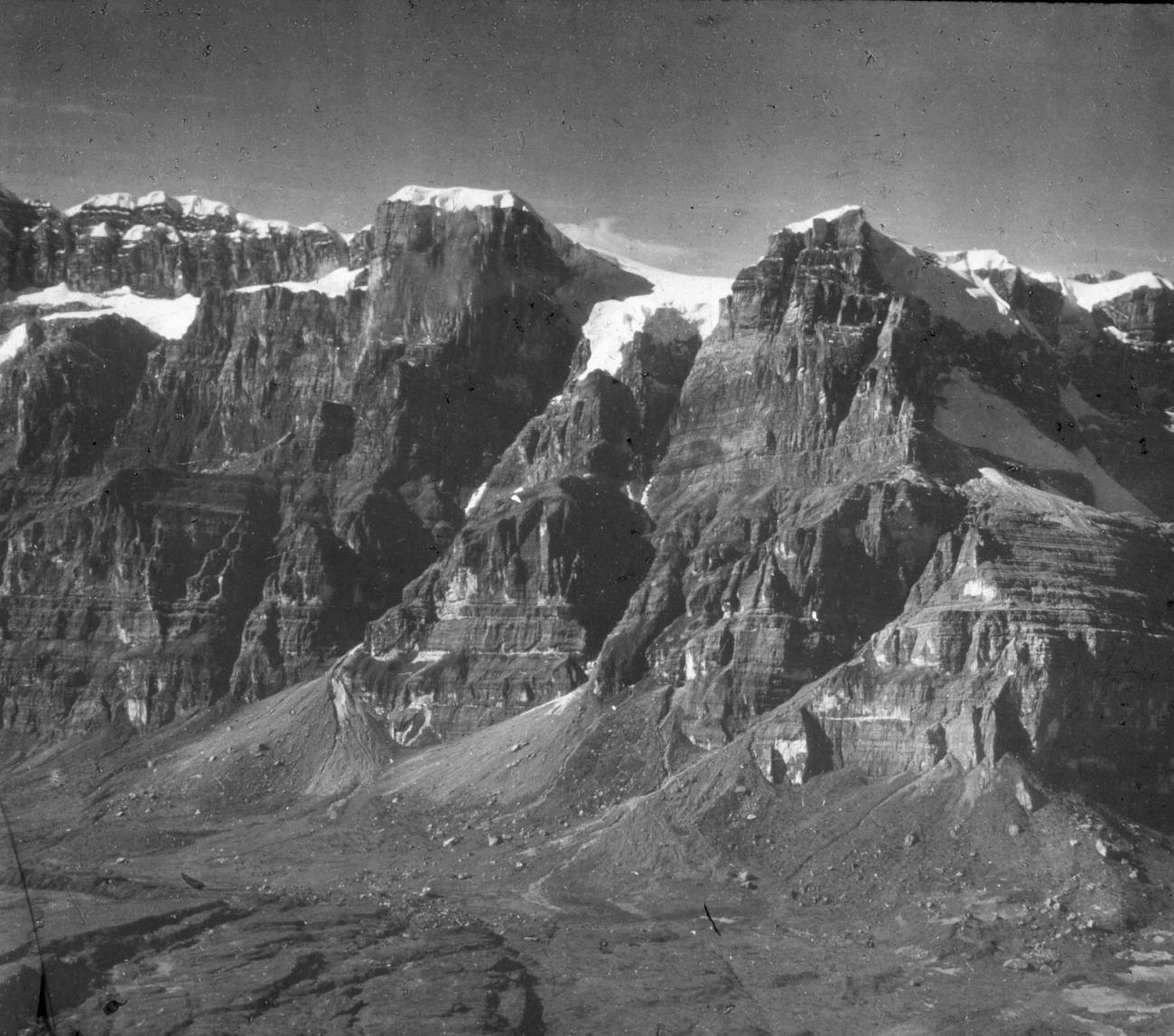 BD/66/304 - 
Noordwand Carstenzgebergte
