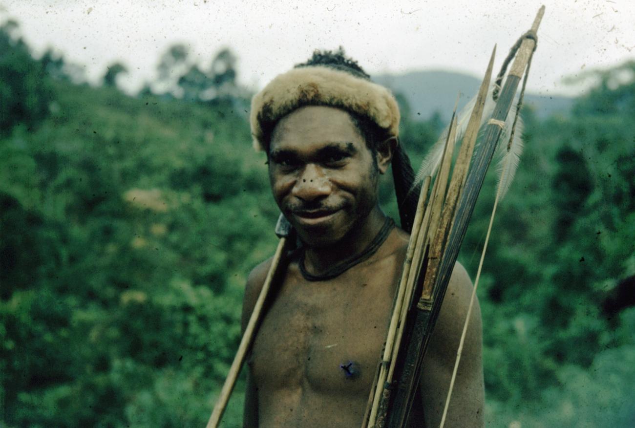 BD/66/52 - 
Young Asmat man with arrows
