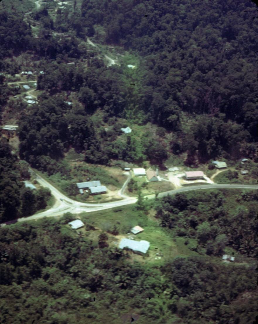 BD/66/60 - 
Aerial view of modern houses in a valley
