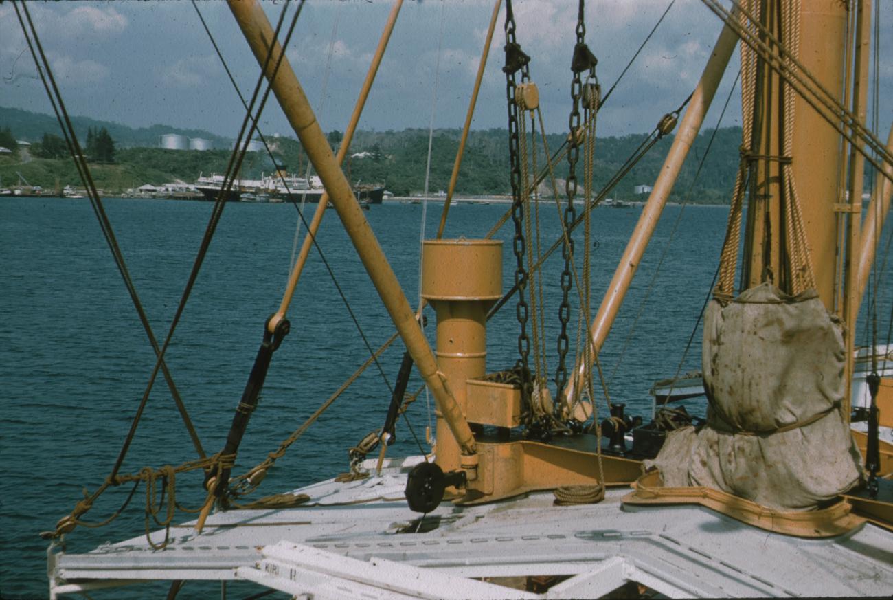 BD/171/482 - 
Foto vanaf schip van haven.
