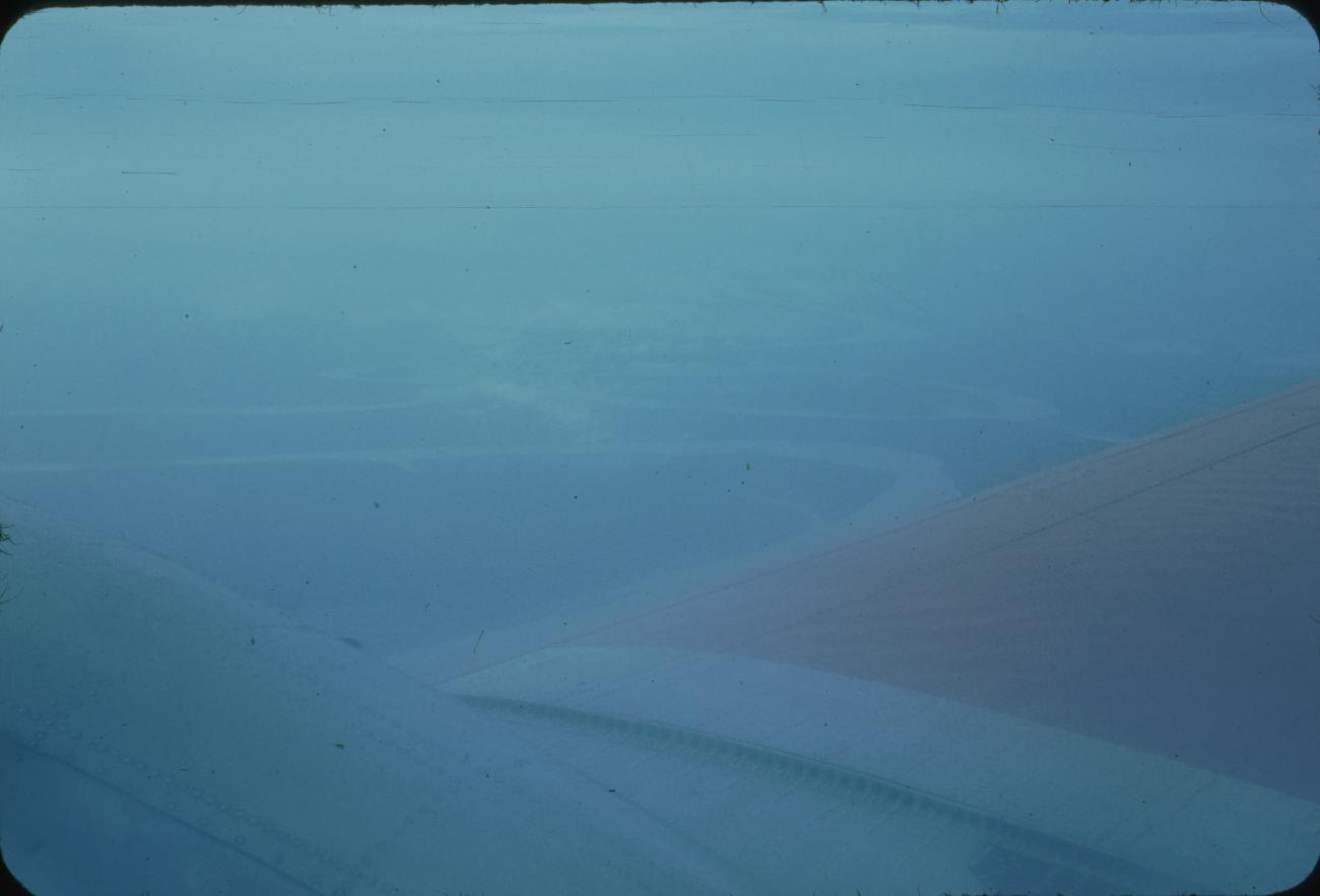 BD/171/50 - 
Luchtfoto meanderende rivier.
