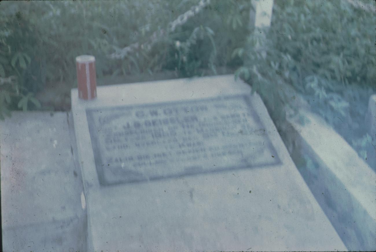 BD/171/524 - 
Monument. 
