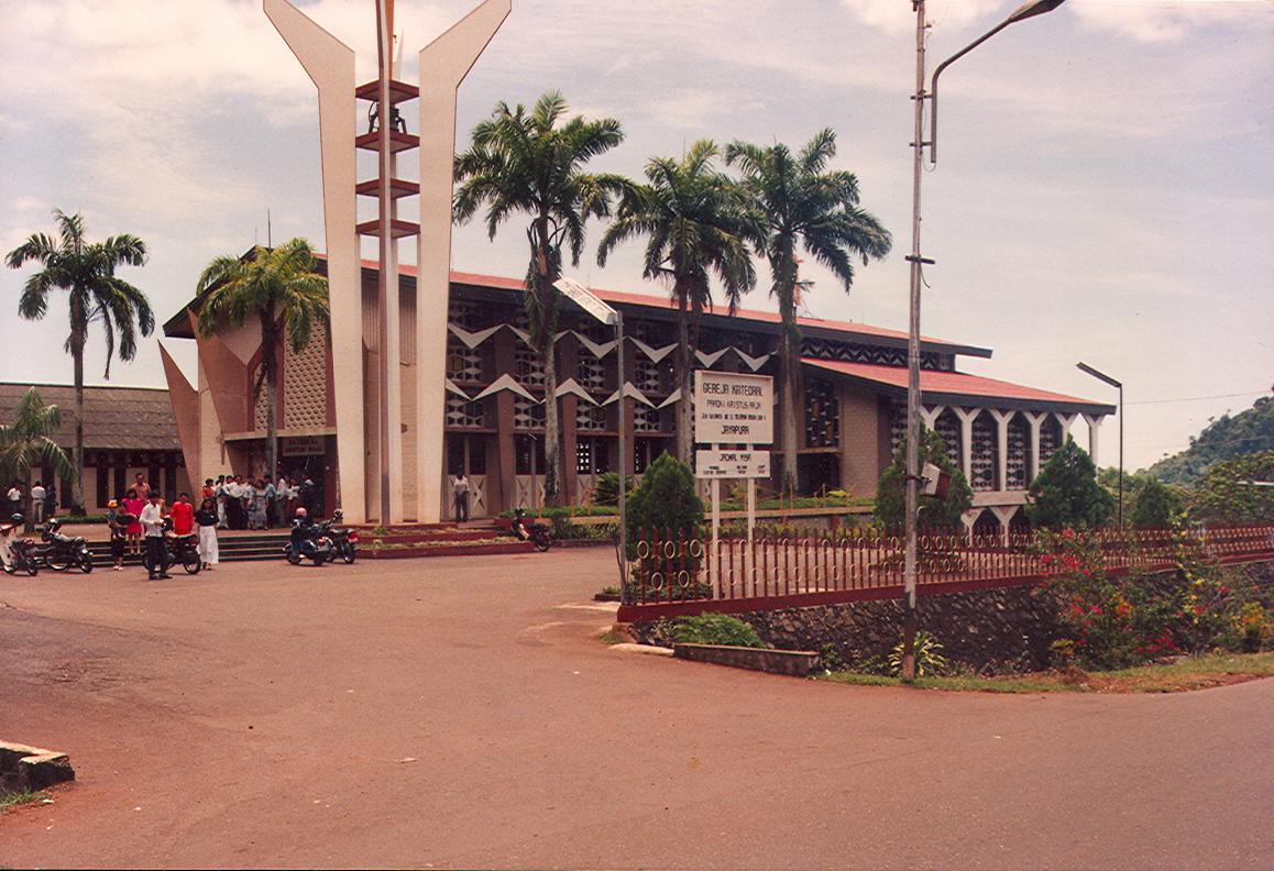 BD/269/533 - 
Nieuwe kathedraal Jayapura

