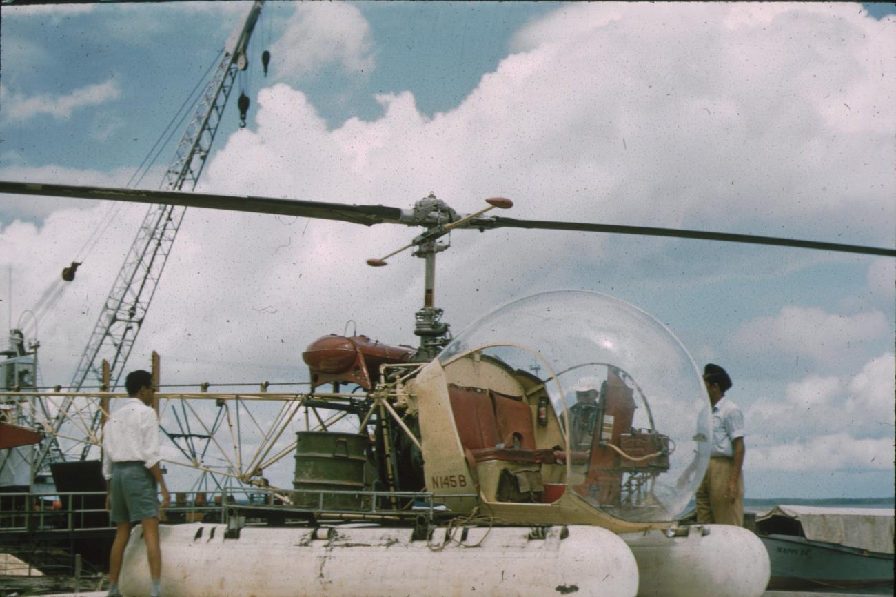 BD/171/617 - 
Helikopter in haven.
