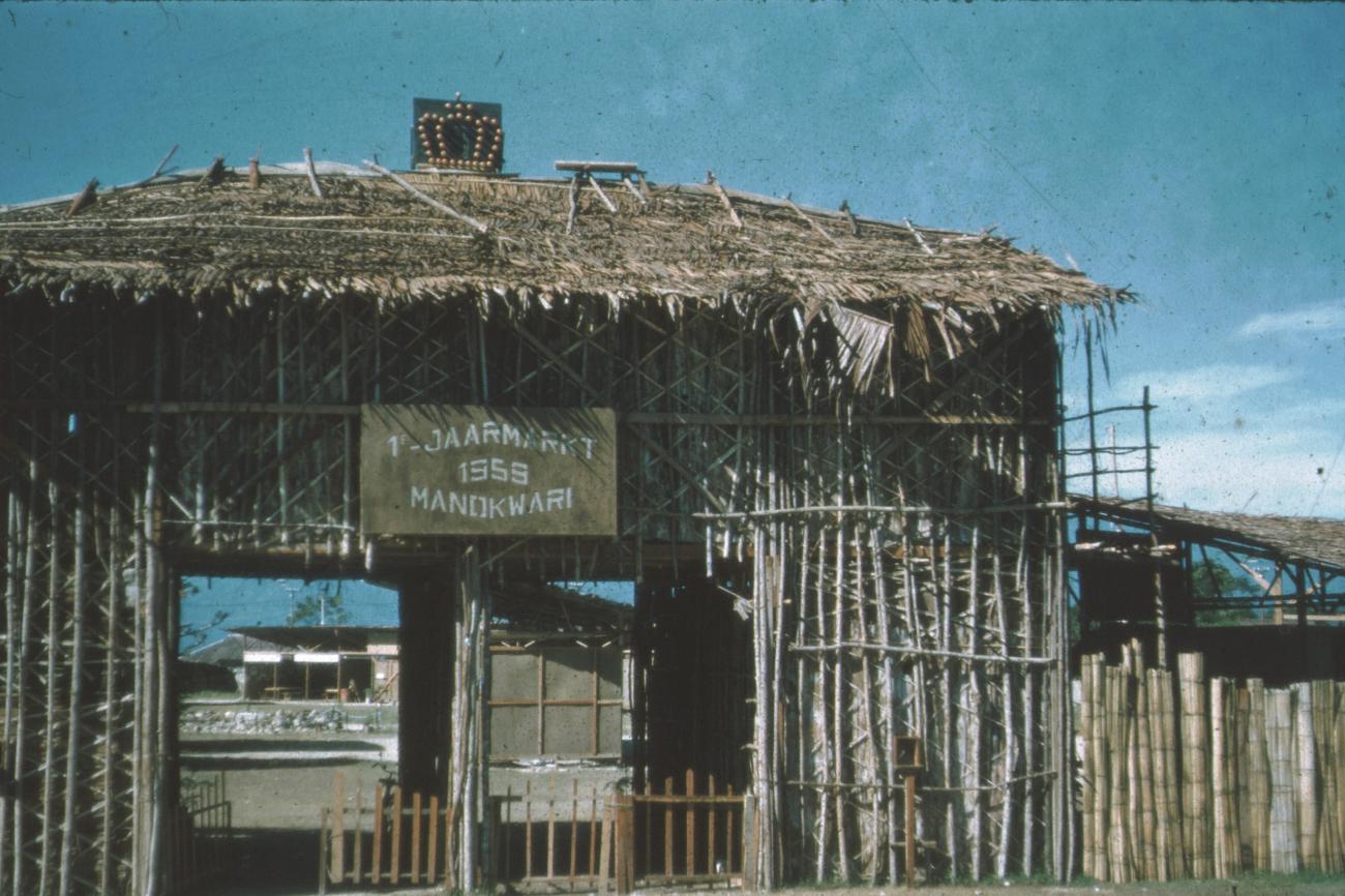 BD/171/762 - 
Jaarmarkt Manokwari 1959

