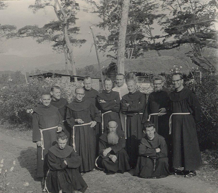 BD/269/1251 - 
Franciscanen op retraite in Wamena, Baliem-vallei
