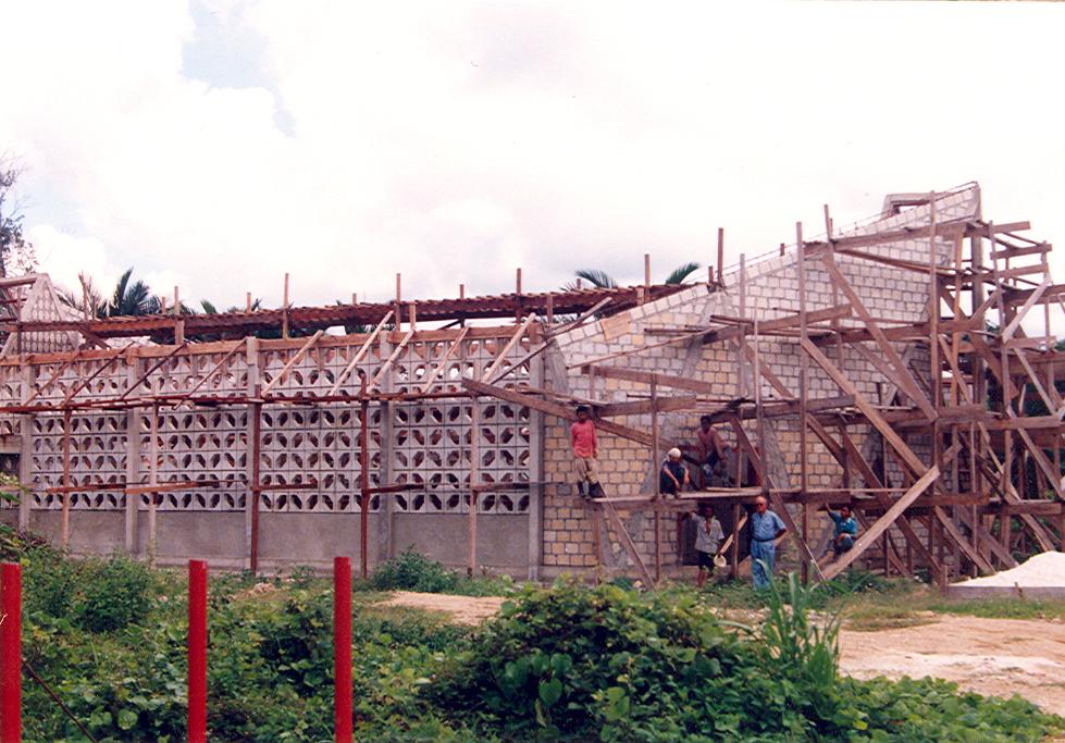 BD/269/818 - 
Bouw kerk in Arso
