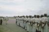 BD/279/86 Pakistaanse matrozen op vliegveld