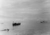 BD/277/44 Uitzicht op boten op zee