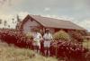 BD/277/79 Twee mariniers voor een huis