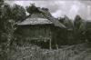 BD/309/357 Paalwoning in het dorp Sisir
