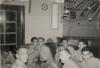 BD/318/101 Mariniers in de recreatieruimte, kazerne op Biak