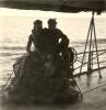 BD/318/75 Mariniers poserend op schip