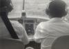 BD/269/1163 Uitzicht op landingsbaan vanuit de cockpit